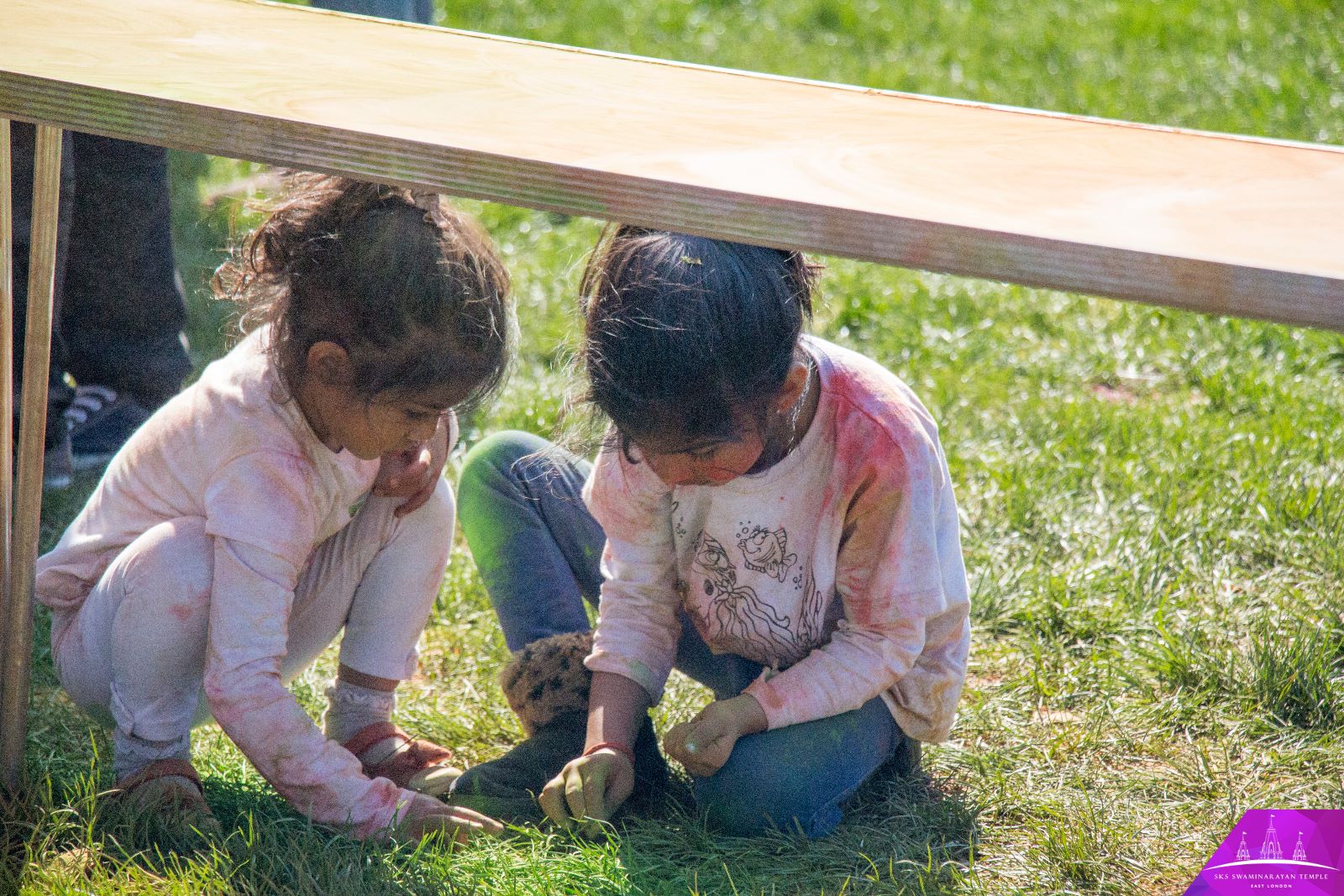 ©1987-2017 SKS Swaminarayan Temple East London